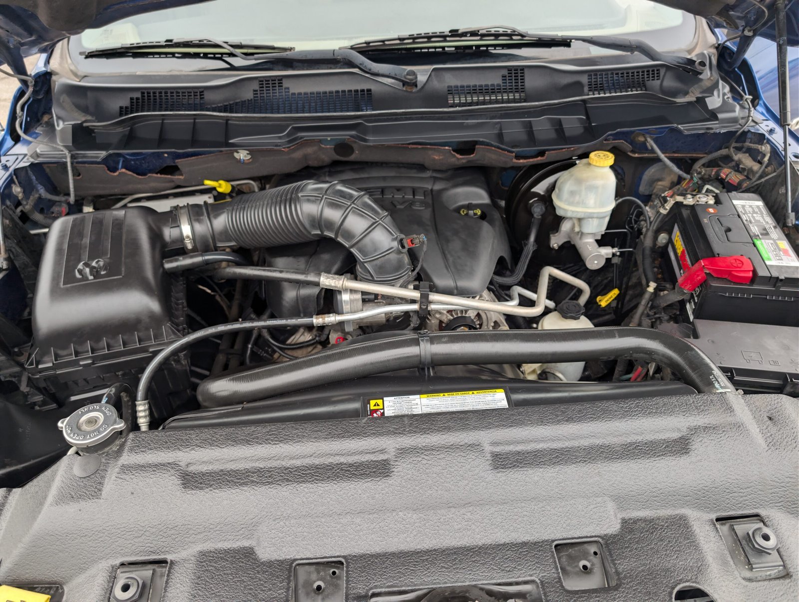 
								Ram 1500 V8 Hemi 2011 full									