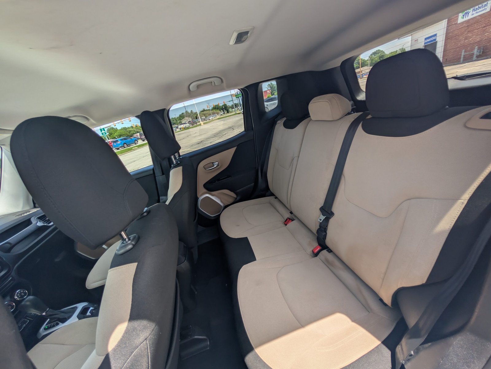 
								Jeep Renegade 2015 full									