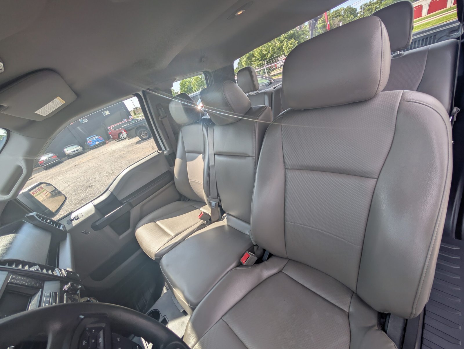 
								Ford F150 XL 3.3L V6 full									