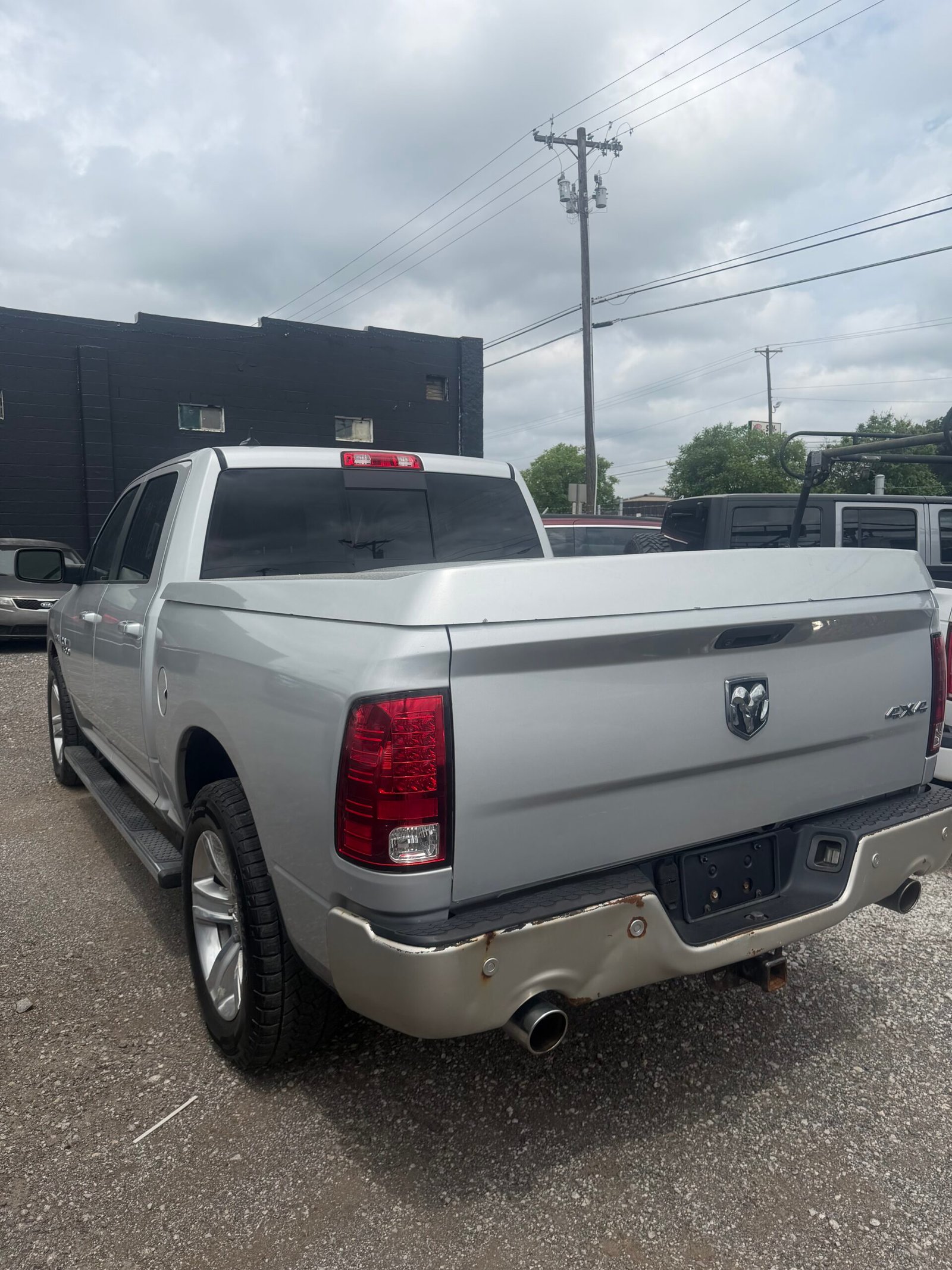 
								Ram 1500 Sport full									