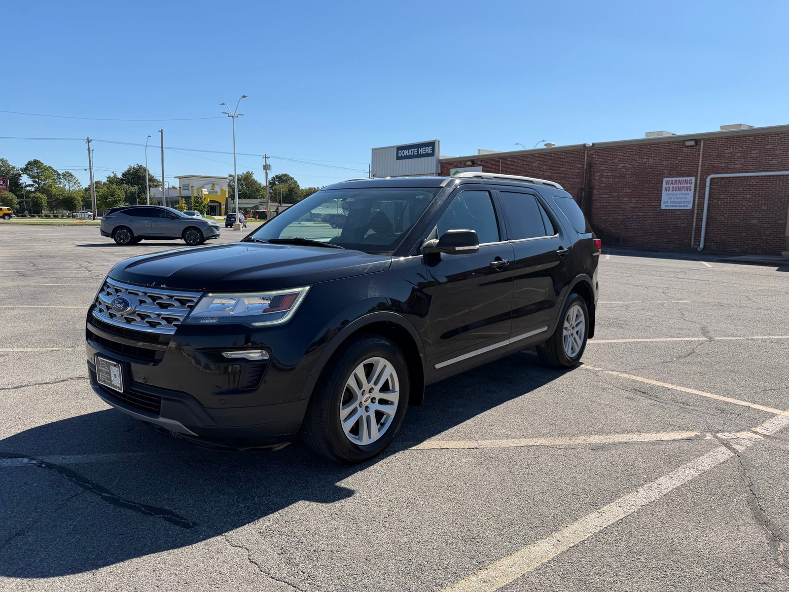 
								2019 Ford Explorer XLT full									