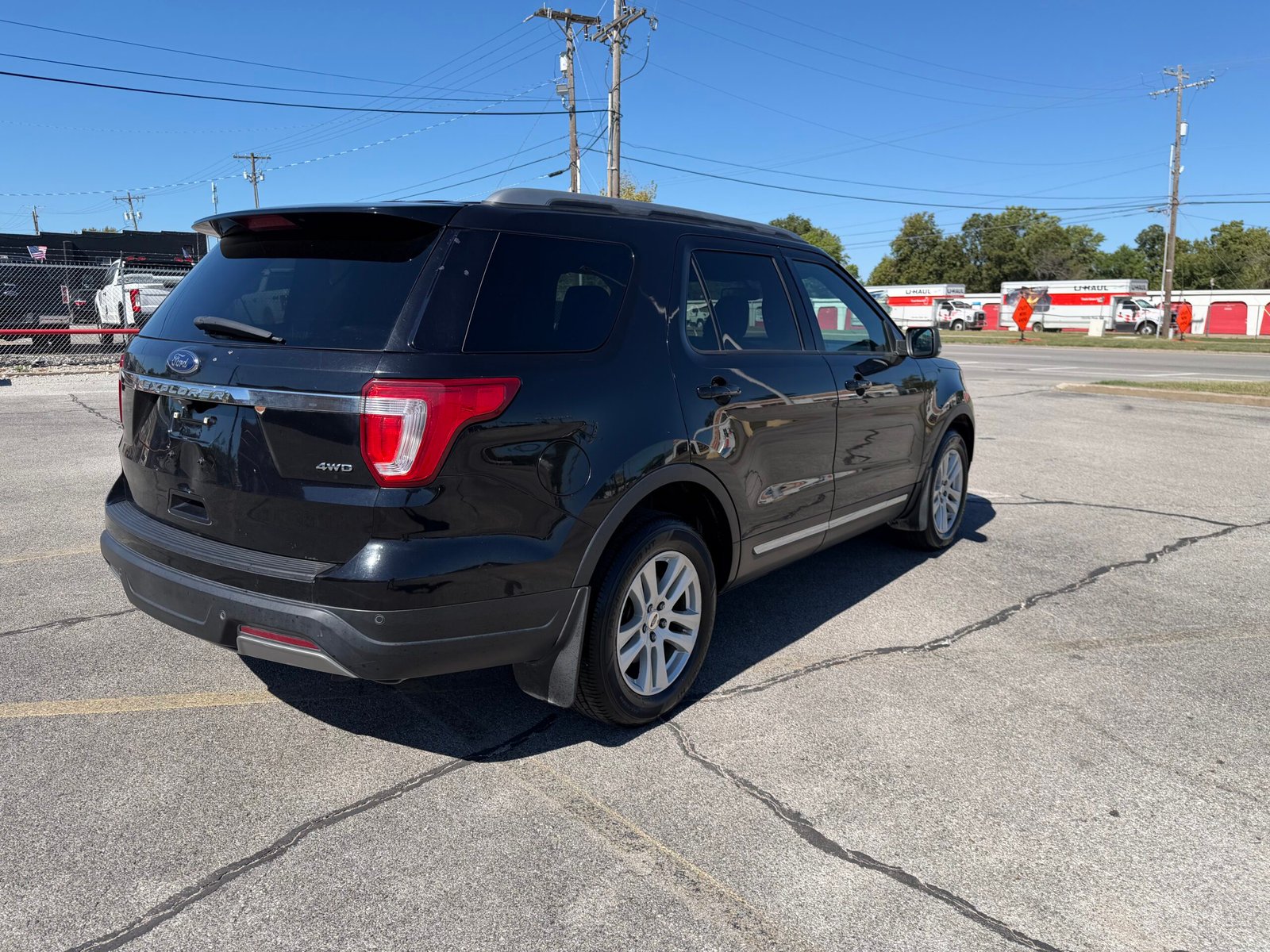 
								2019 Ford Explorer XLT full									
