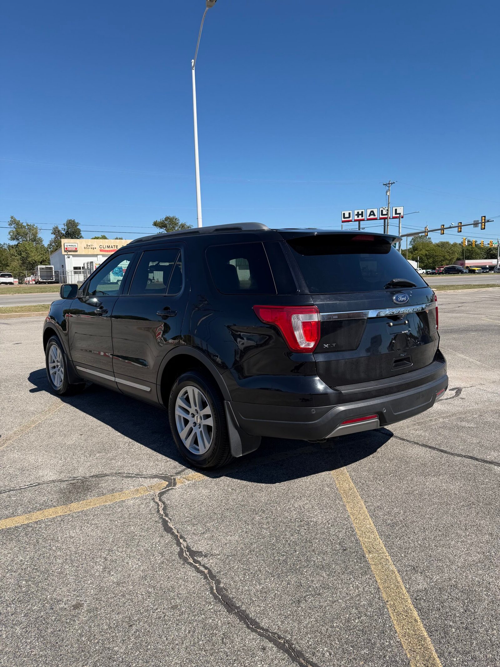 
								2019 Ford Explorer XLT full									