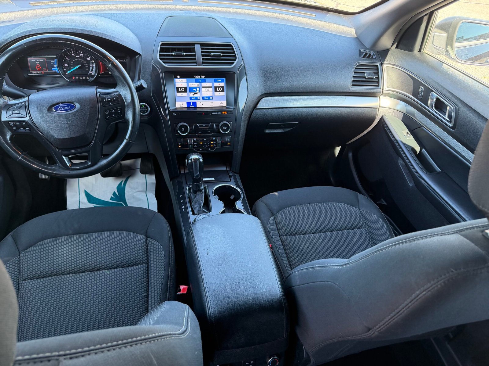 
								2019 Ford Explorer XLT full									