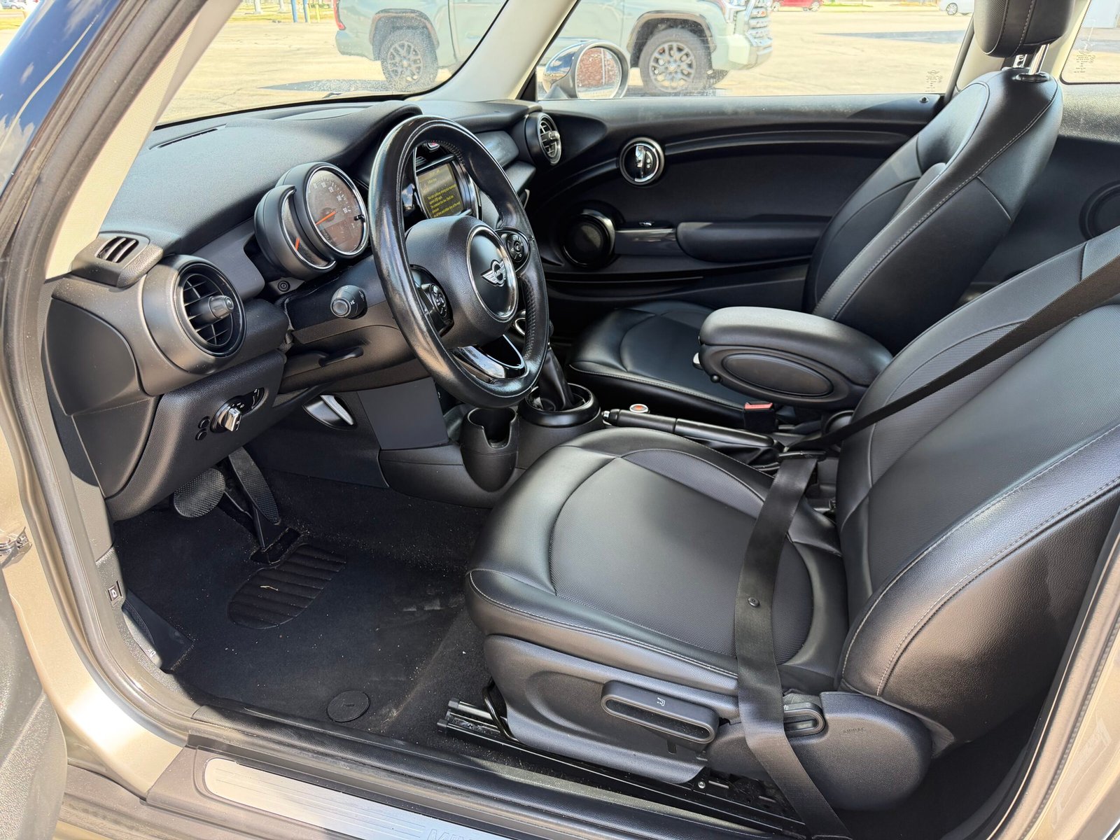 
								2018 Mini Cooper full									