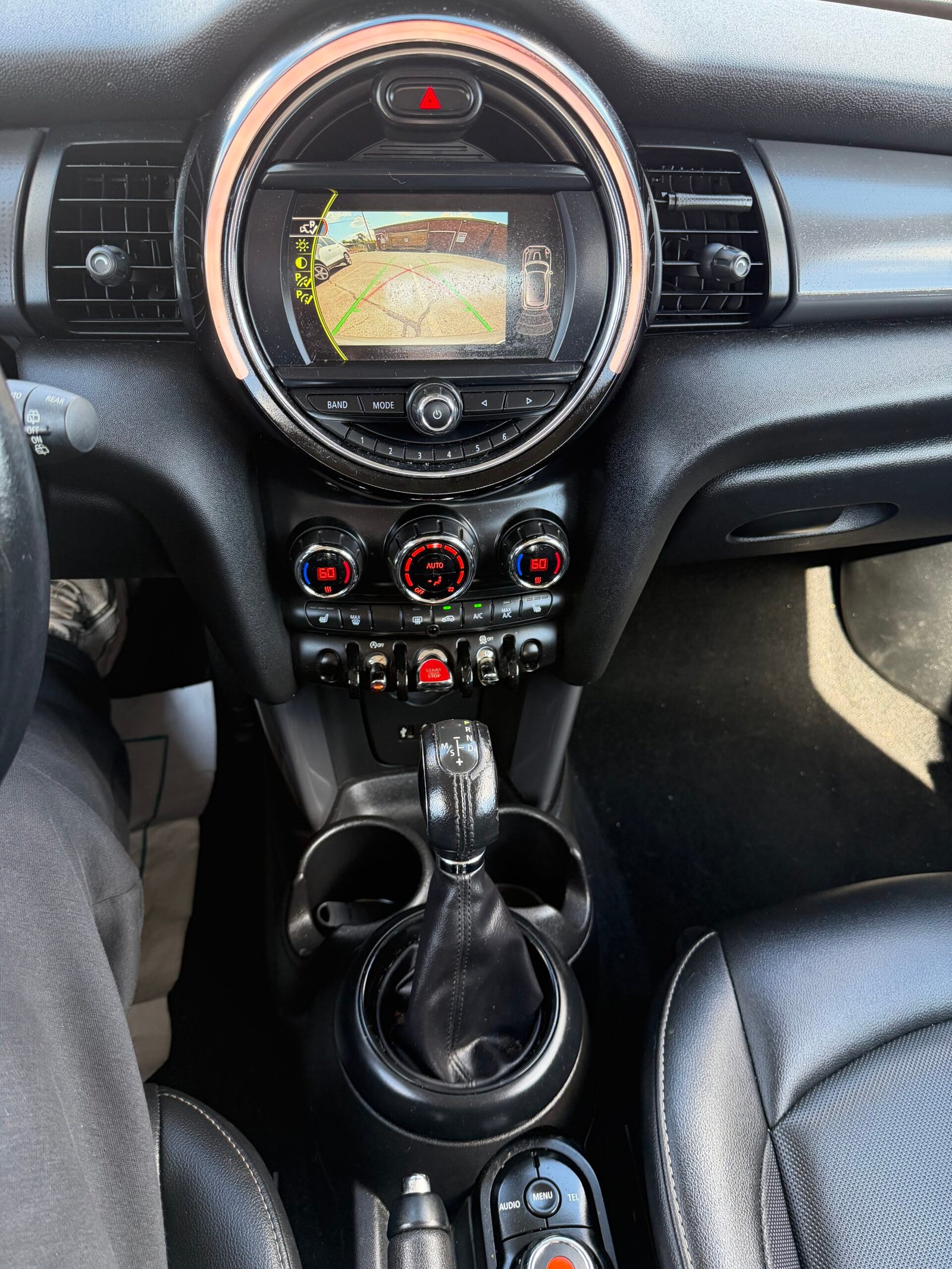 
								2018 Mini Cooper full									