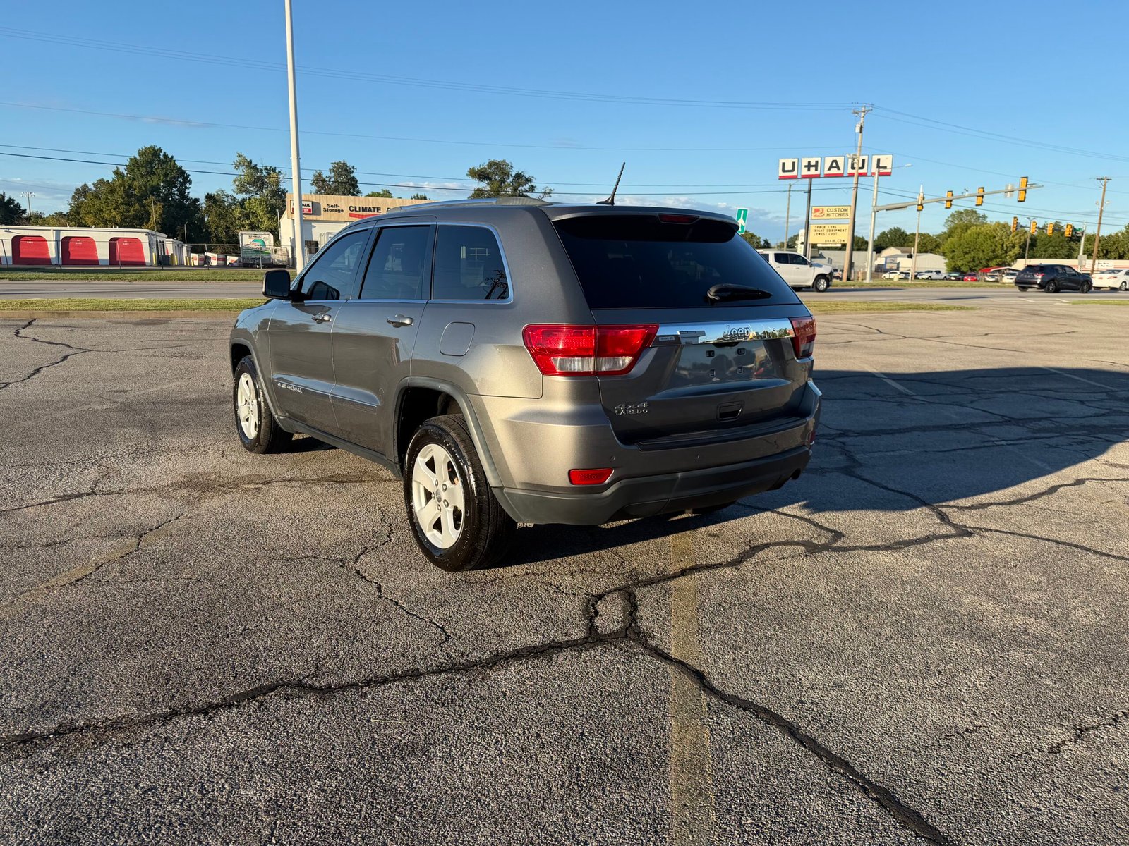 
								2012 Jeep Grand Cherokee  LAREDO full									