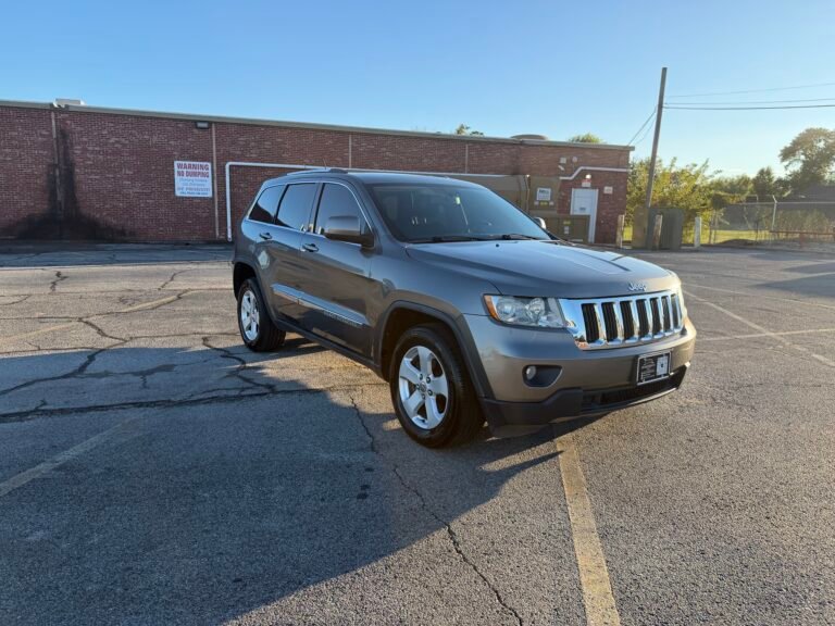 2012 Jeep Grand Cherokee  LAREDO