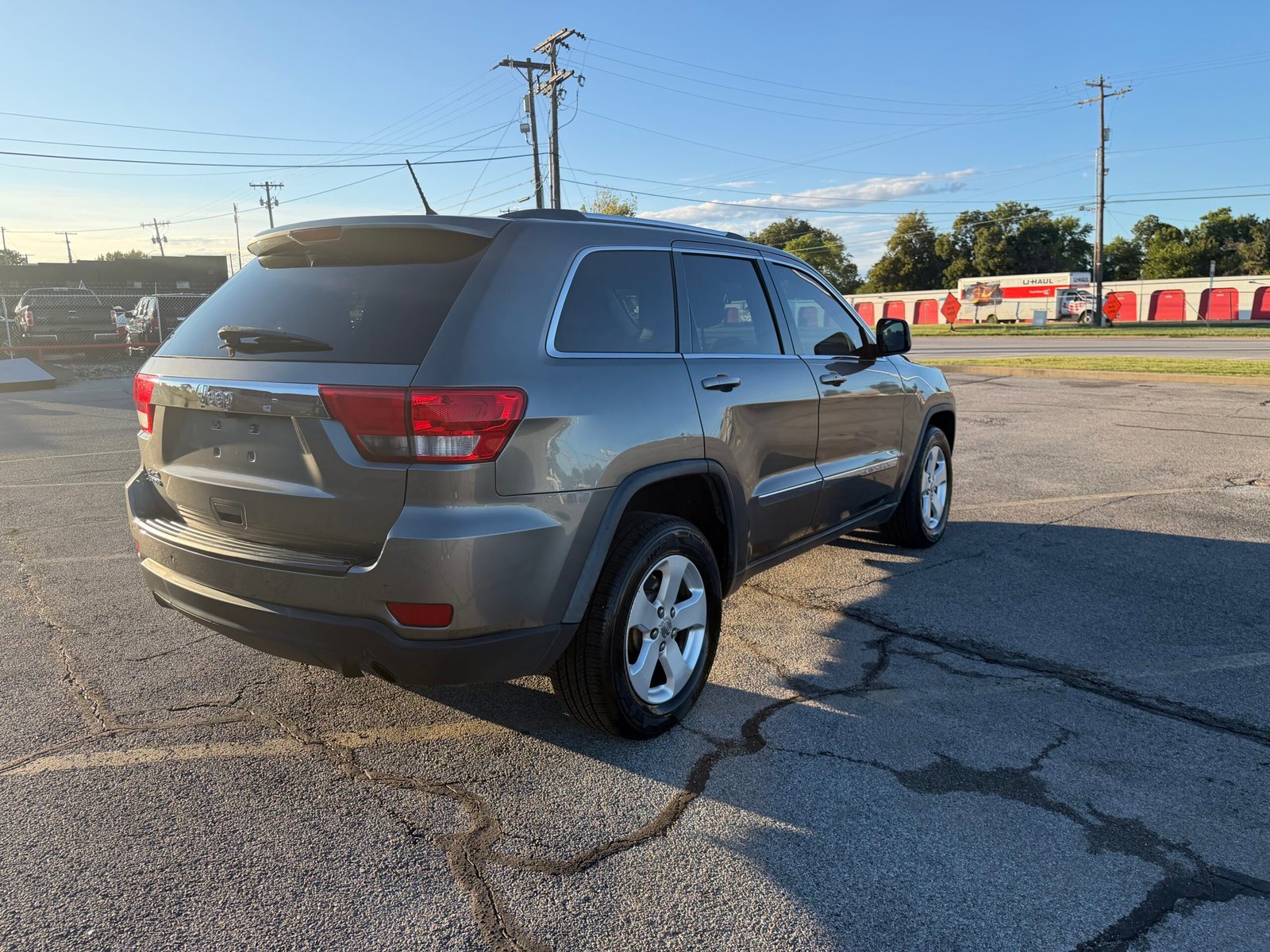 
								2012 Jeep Grand Cherokee  LAREDO full									